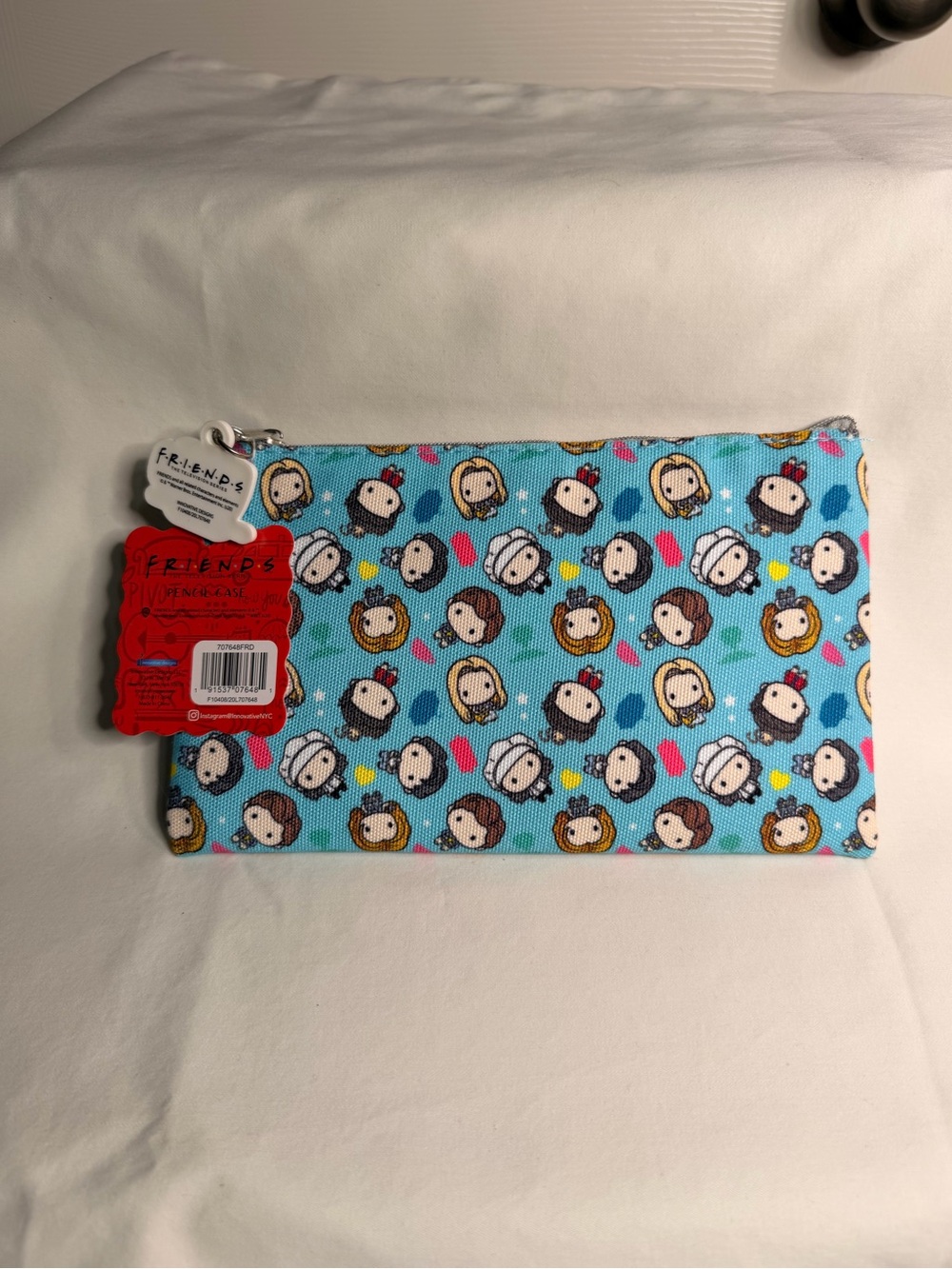 FRIENDS Aqua Character Pouch